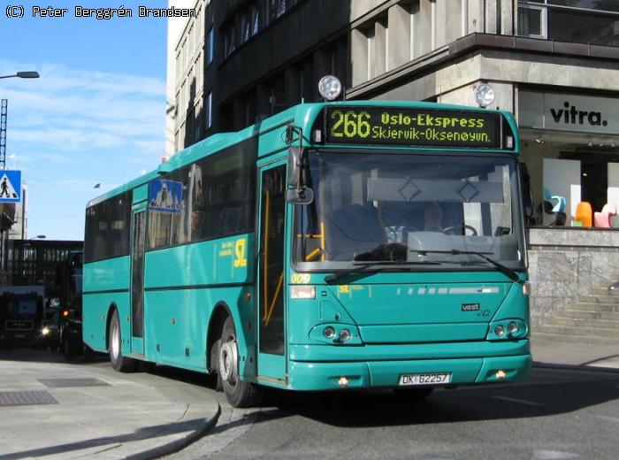 Unibuss 009, Nationaltheatret - Rute 266