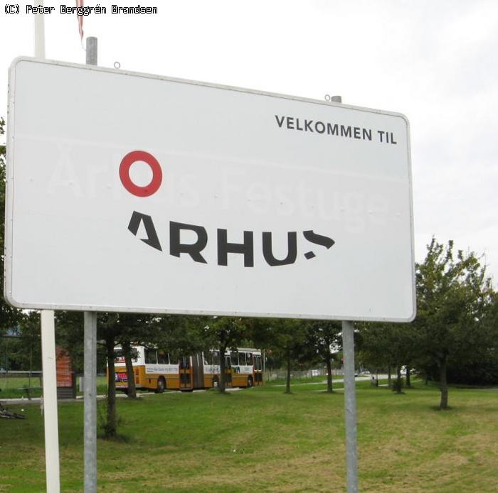 Velkommen til Århus! Århus Sporveje 413, Vejlby Centervej