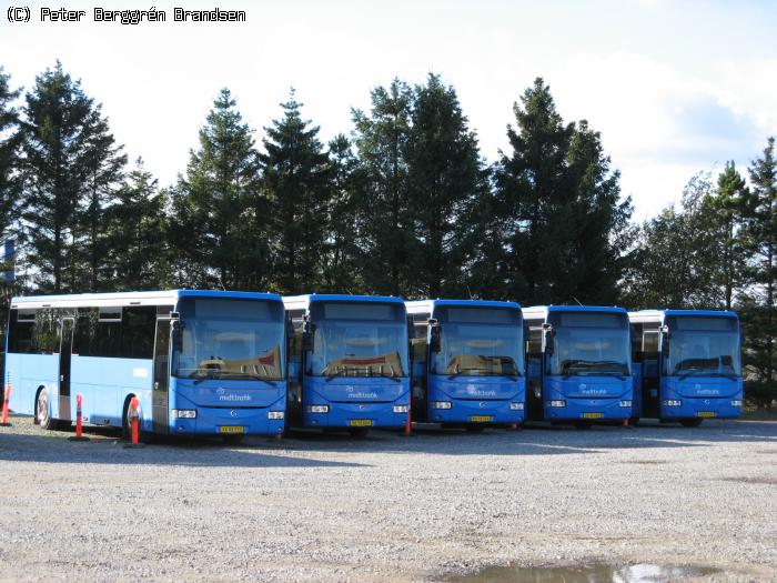 Syddjurs Busser XK95773, XK95664, XK95774, XK95665 & XK95667, garagen i Hornslet