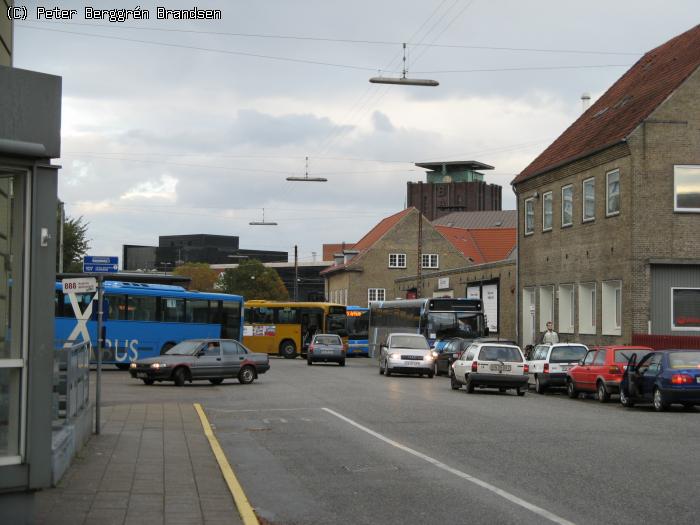 Århus Rutebilstation - problemer med ulovlige biler...