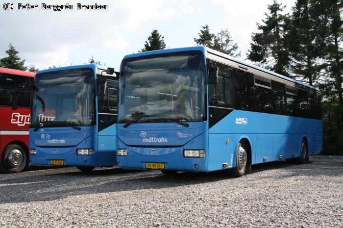 Syddjurs Busser XK95666 & XK95667, garagen i Hornslet